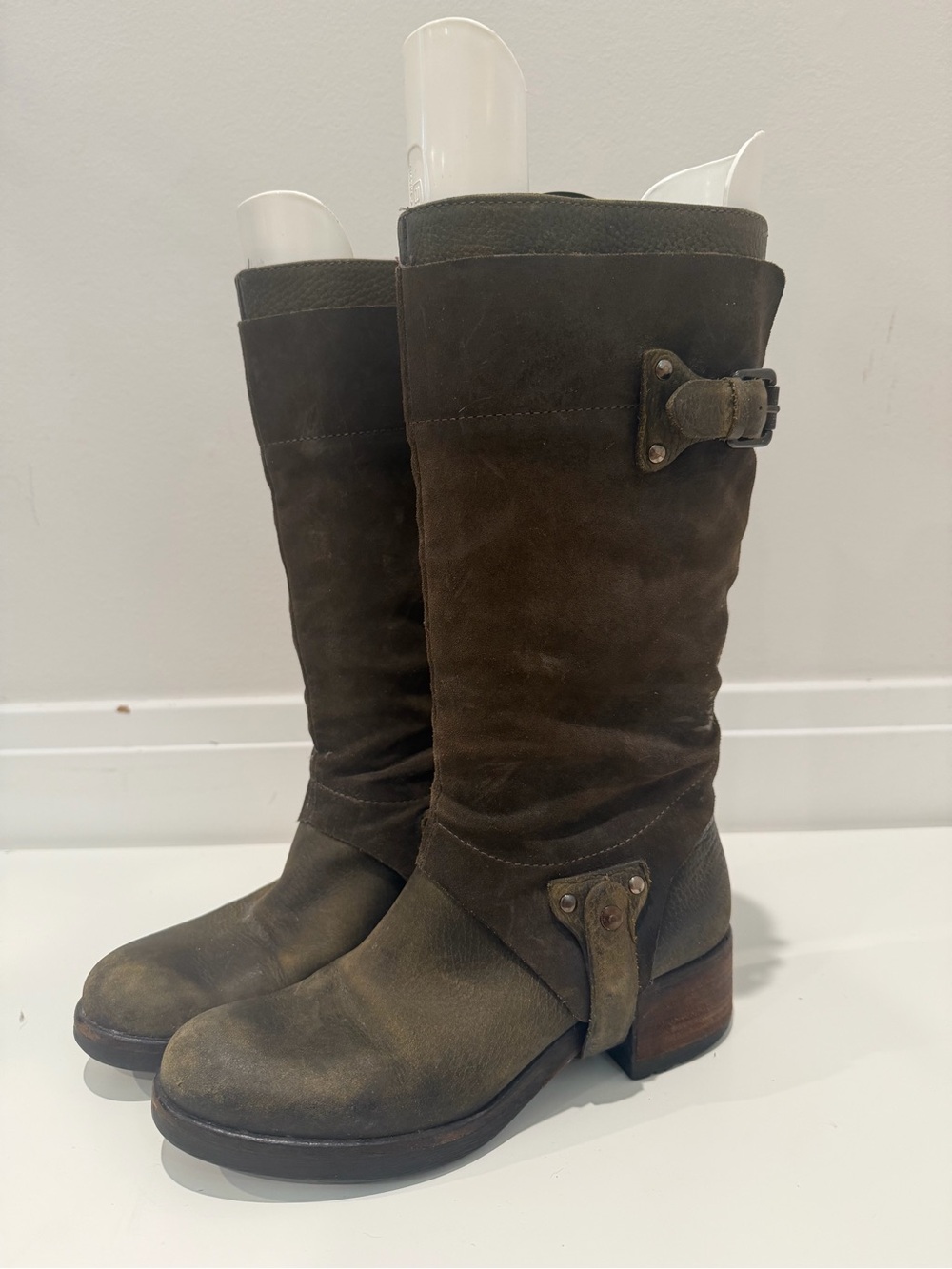 Vera Wang Distressed Brown Leather Harness Moto Riding Boots Y2K